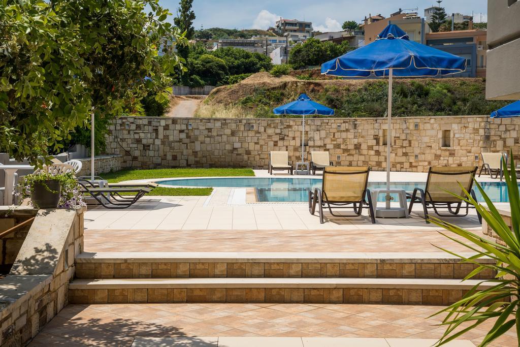 Irini Stalos Apartments ภายนอก รูปภาพ