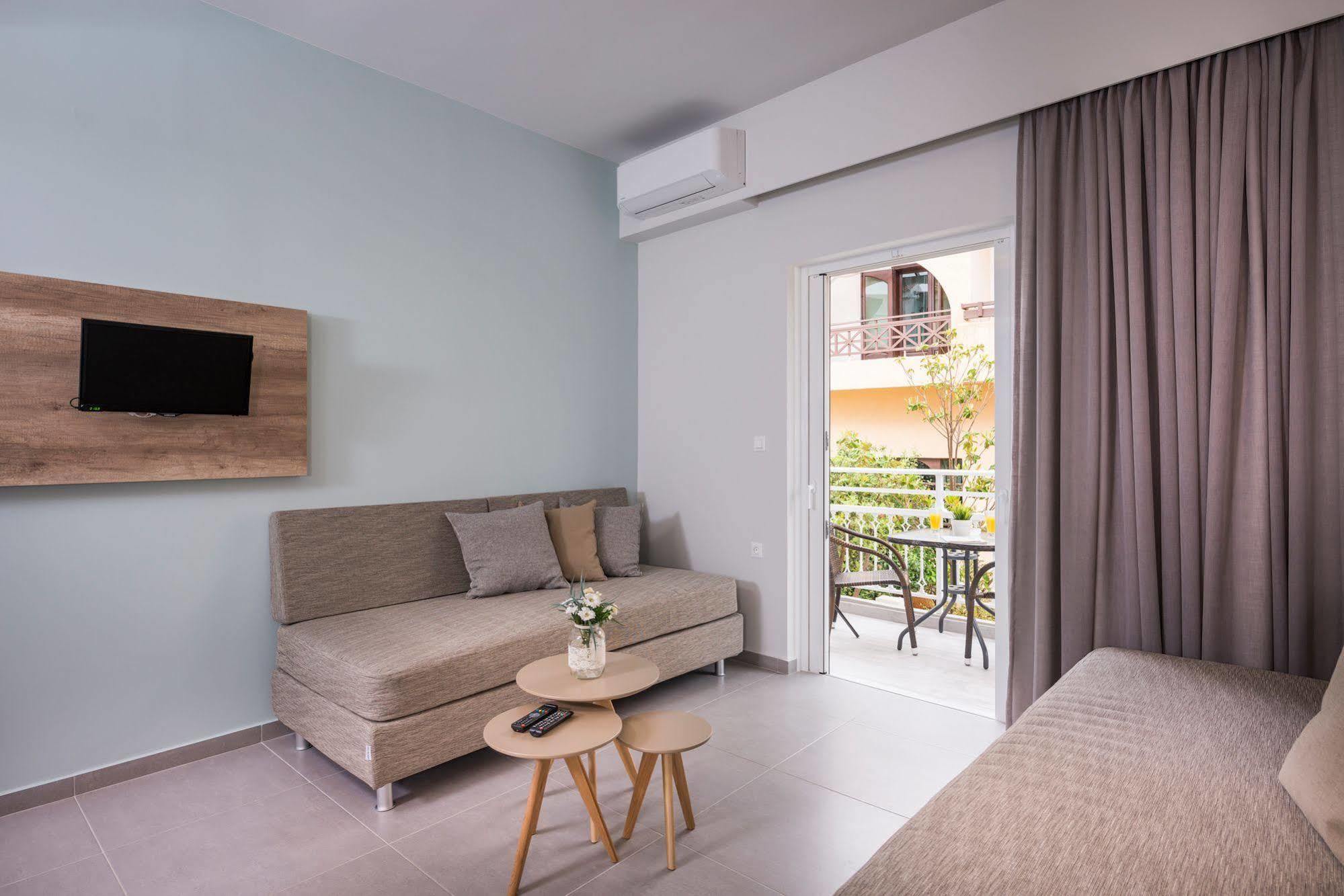 Irini Stalos Apartments ภายนอก รูปภาพ